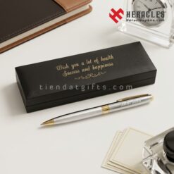 Hình ảnh bộ quà tặng bút ký cao cấp Heracles khắc tên theo yêu cầu cùng hộp đựng sang trọng in lời chúc ý nghĩa, món quà tặng sếp và đối tác đẳng cấp nhất.