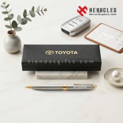Bút ký kim loại cao cấp in logo Toyota làm quà tặng đối tác sang trọng cùng hộp đựng bọc da ép kim vàng tinh tế từ thương hiệu quà tặng Heracles Pens