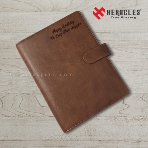 xuong-san-xuat-so-da-bia-cong-cao-cap-in-khac-ten-logo-theo-yeu-cau-gia-re-heracles-pens-tien-dat-tiendatgifts (4)