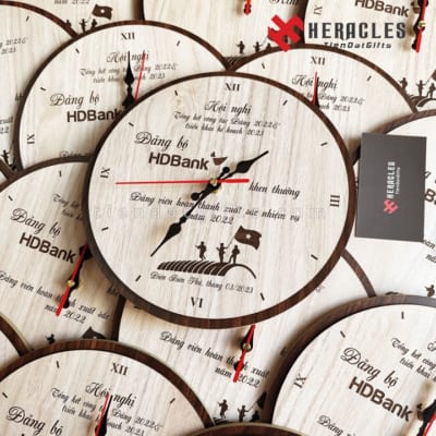 Dong-ho-go-heracles-de-ban-tron-khac-ten-chu-hinh-anh-logo-cau-chuc-lam-qua-tang-sinh-nhat-su-kien-dai-hoi-doanh-nghiep-gia-re-qua-tang-hoi-nghi-cong-tac-dang-bo-hd-bank (1)