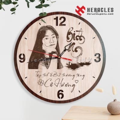 Quà Tết Cho Cô Giáo: 5 Món Quà Khắc Tên Ý Nghĩa Khiến Người Nhận Cảm Động 6 đồng hồ gỗ in khắc hình theo yêu cầu làm quà tặng tri ân sinh nhật cô giáo mầm non