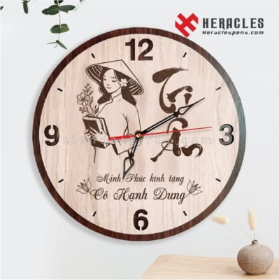 Đồng hồ gỗ – Quà tặng lưu giữ thời gian và lòng tri ân thầy cô 51 Công ty sản xuất đồng hồ gỗ treo tường khắc hình ảnh tên chữ, logo theo yêu cầu - Quà Tặng Cô Giáo , thầy giáo 20/11