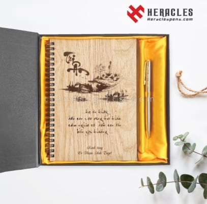 Quà Tặng Họp Lớp Khắc Tên 23 Bộ quà tặng giftset sổ gỗ khắc hình + bút ký kim loại khắc tên + hộp đựng cao cấp - Quà tặng tri ân thầy cô giáo ngày hop lớp