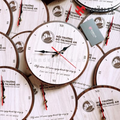 Dong-ho-go-heracles-de-ban-tron-khac-ten-chu-hinh-anh-logo-cau-chuc-lam-qua-tang-sinh-nhat-su-kien-dai-hoi-doanh-nghiep-ky-niem-10-20-30-nam-thanh-lap-cong-ty-moi-truong-1b4a (1)