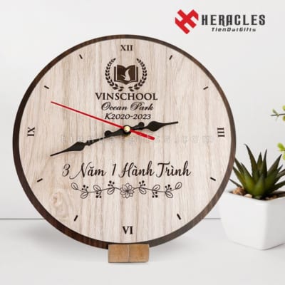 dong-ho-go-de-ban-khac-ten-chu-logo-vinschool-lam-qua-tang-doanh-nghiep-dai-hoi-chi-doan-dang-bo-235s (4)