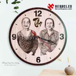 dong-ho-go-khac-chan-dung-me-qua-tang-mung-tho-heracles