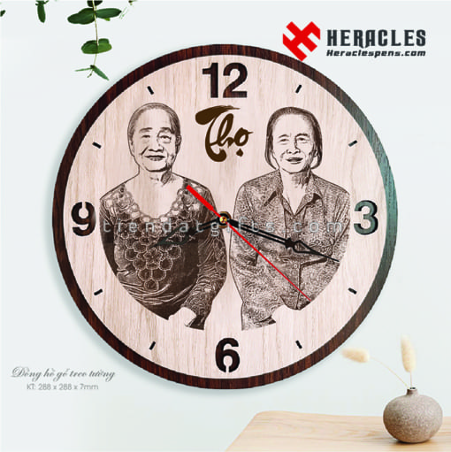 dong-ho-go-khac-chan-dung-me-qua-tang-mung-tho-heracles