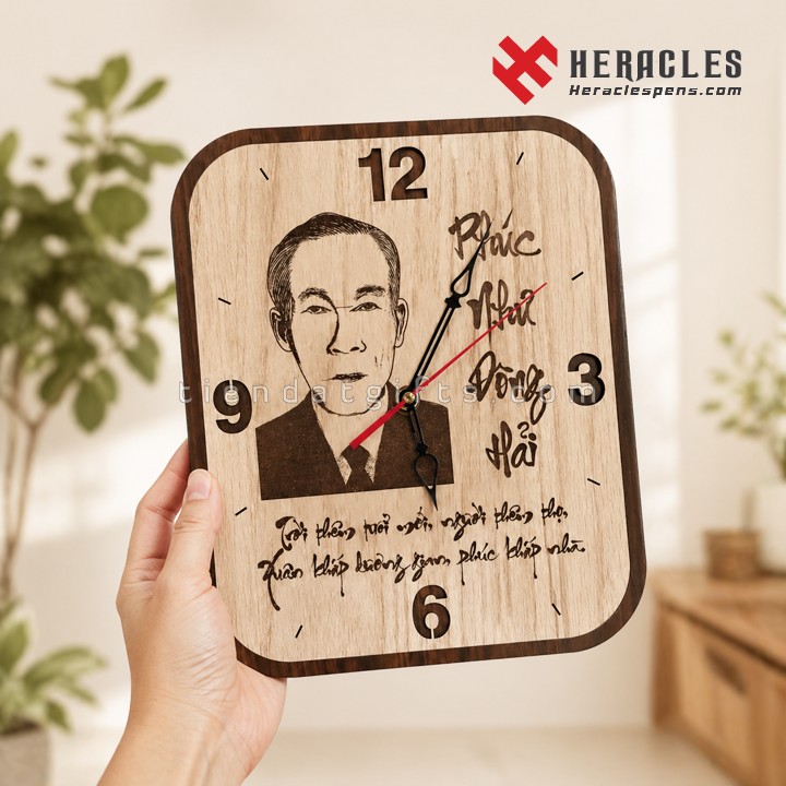 Đồng Hồ Gỗ – Quà Tặng Sinh Nhật, Mừng Thọ Ông Bà Nội Ngoại Trang Trọng 33 Mẫu đồng hồ gỗ khắc hình chân dung ông bà sắc nét làm quà tặng mừng thọ ý nghĩa, lưu giữ kỷ niệm gia đình bền đẹp theo thời gian tại Heraclespens.