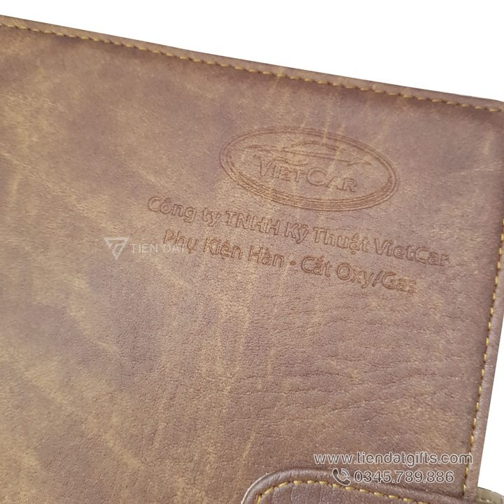 In Sổ Tay Theo Yêu Cầu TPHCM – Sổ Da Bìa Còng Cao Cấp Dập Logo Việt Car Sổ tay da bìa còng dập logo Việt Car in theo yêu cầu tại TPHCM