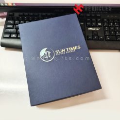 Hộp quà tặng doanh nghiệp ép kim logo Sun Times Secure Energy màu xanh navy cao cấp