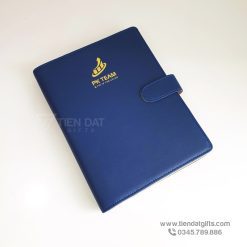 Sổ Da In Logo – Sổ Tay Bìa Còng Cao Cấp Quà Tặng Doanh Nghiệp PK Team 2 mẫu sổ da in logo bìa còng sang trọng cho công ty