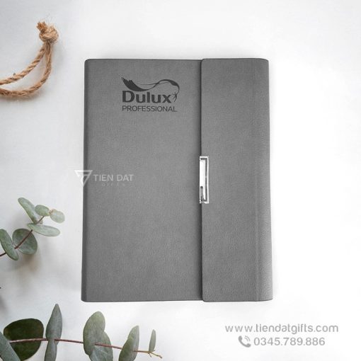 Giftset sổ bút cao cấp gồm sổ da bìa còng in logo công ty và bút gỗ khắc tên, quà tặng doanh nghiệp sang trọng