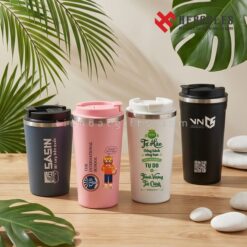 Mẫu sản phẩm từ xưởng in ly giữ nhiệt theo yêu cầu giá rẻ với kỹ thuật in khắc laser tinh xảo giúp logo nổi bật và bền bỉ theo thời gian sử dụng lâu dài.