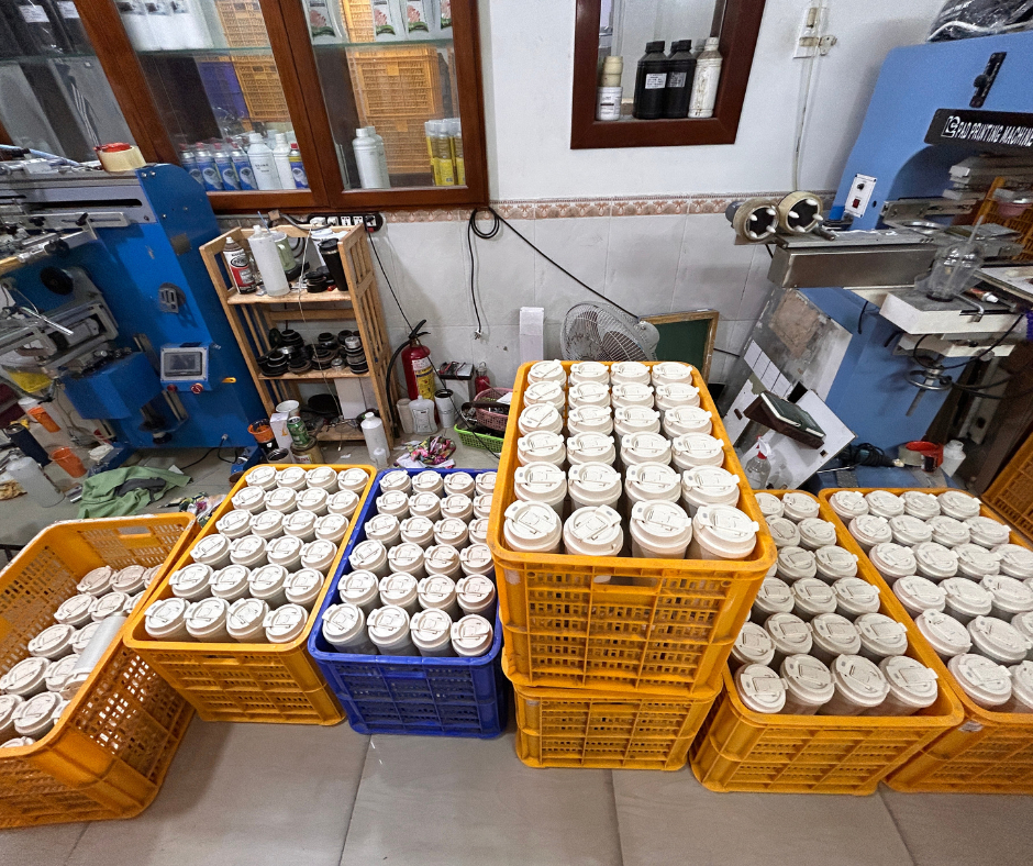 Xưởng in ly giữ nhiệt theo yêu cầu giá rẻ chuyên cung cấp ly giữ nhiệt in logo doanh nghiệp chất lượng cao làm quà tặng quảng cáo uy tín nhất hiện nay.