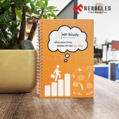 Sổ tay bìa cứng in logo là giải pháp quà tặng marketing hiệu quả giúp lưu giữ hình ảnh thương hiệu lâu dài trong lòng khách hàng và đối tác kinh doanh quý giá.