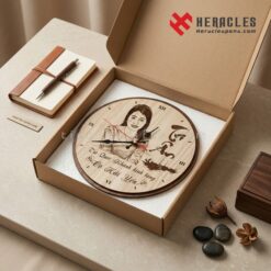 Đồng hồ gỗ quà tặng cô giáo cuối năm thiết kế tinh xảo khắc lời chúc tri ân ý nghĩa là món quà kỷ niệm độc đáo lưu giữ khoảnh khắc thầy trò thân thương.