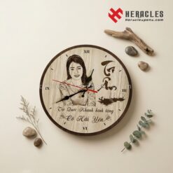 Gợi ý đồng hồ gỗ quà tặng giáo viên ý nghĩa thiết kế theo phong cách tối giản hiện đại phù hợp trưng bày phòng khách hoặc bàn làm việc chuyên nghiệp.