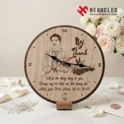 Đồng hồ gỗ quà tặng thầy giáo in theo yêu cầu là giải pháp quà tặng tri ân tinh tế giúp gắn kết tình cảm và ghi nhớ công ơn giáo dục của người thầy cũ.