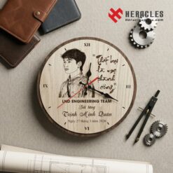 dong ho go den ban khac ten hinh anh lam qua tang dong nghiep y nghia 1