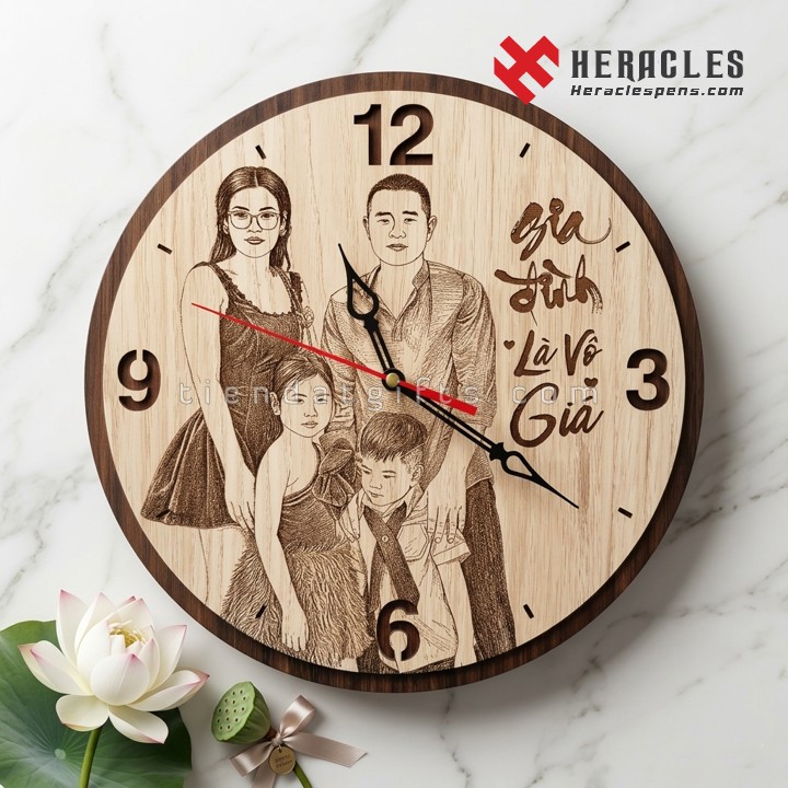 Đồng hồ gỗ khắc Gia đình là vô giá – Món quà lưu giữ yêu thương theo năm tháng 30 Đồng hồ gỗ khắc gia đình là vô giá bằng laser sắc nét, quà tặng độc đáo phù hợp kết hợp cùng sổ tay khắc tên cao cấp làm bộ quà tặng doanh nghiệp.