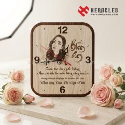 Đồng Hồ Gỗ Quà Tặng Phụ Nữ Khắc Hình Theo Yêu Cầu 3 Thiết kế đồng hồ gỗ quà tặng phụ nữ khắc hình theo yêu cầu sang trọng, món quà tặng doanh nghiệp cao cấp dành cho nhân viên nữ ngày Quốc tế Phụ nữ.
